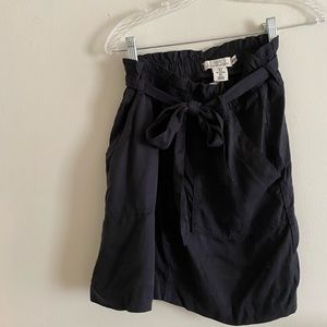 Gray skirt, tie front